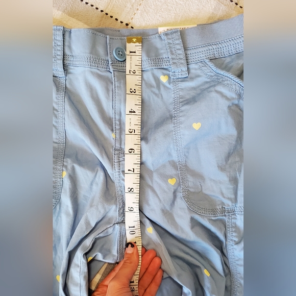 STYLE & CO LIGHT BLUE MID RISE CARGO CAPRIS WITH HEARTS.. - Picture 12 of 13